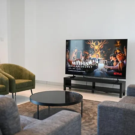 The 1 -nicosia Luxe Stay- Gym Pool 24h Concierge 아파트 니코시아