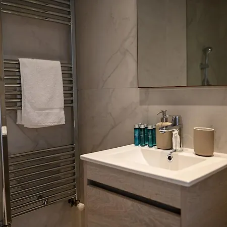 The 1 -nicosia Luxe Stay- Gym Pool 24h Concierge