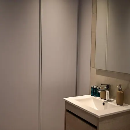 The 1 -nicosia Luxe Stay- Gym Pool 24h Concierge Apartment