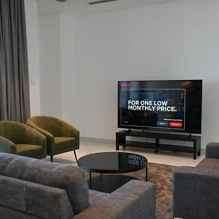 The 1 -nicosia Luxe Stay- Gym Pool 24h Concierge Apartment Nicosia