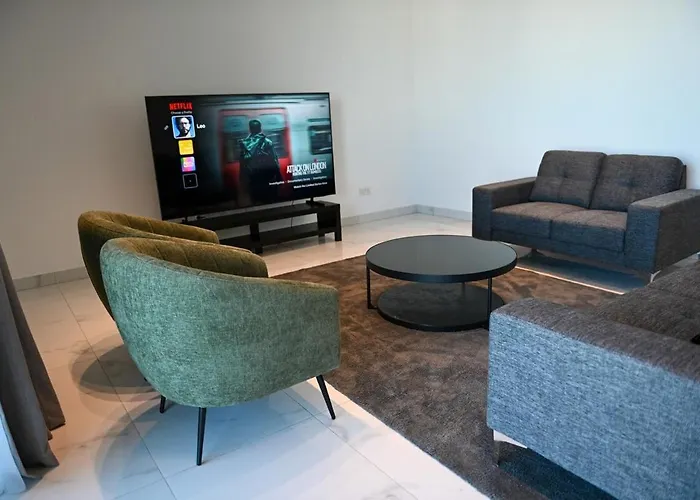 The 1 -nicosia Luxe Stay- Gym Pool 24h Concierge アパート ニコシア